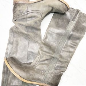 Lavorazione artigiana tall riding boots